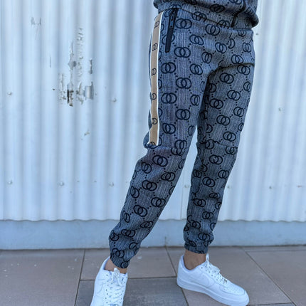 CONJUNTO CHÁNDAL GRIS ESTILO URBANO CON DISEÑO EXCLUSIVO