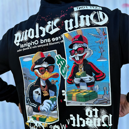 SUDADERA NEGRA ESTILO URBANO CON DISEÑO LOONEY TUNES