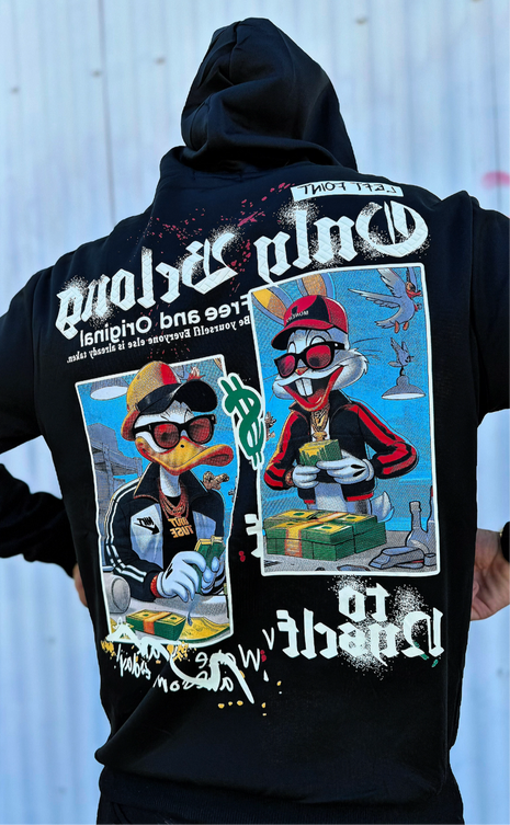 SUDADERA NEGRA ESTILO URBANO CON DISEÑO LOONEY TUNES