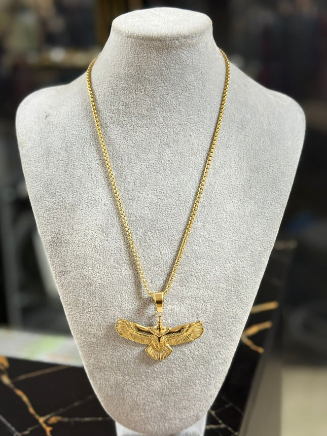 CADENA DORADA TRENZADA CON DIJE DE HALCÓN – LARGA - PODER Y ESTILO