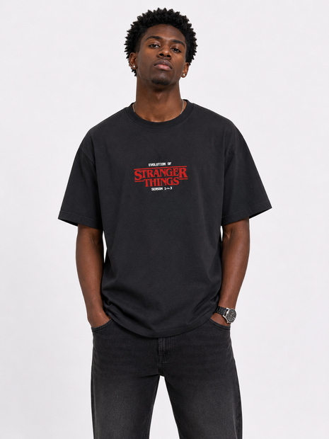CAMISETA STRANGER THINGS NEGRA